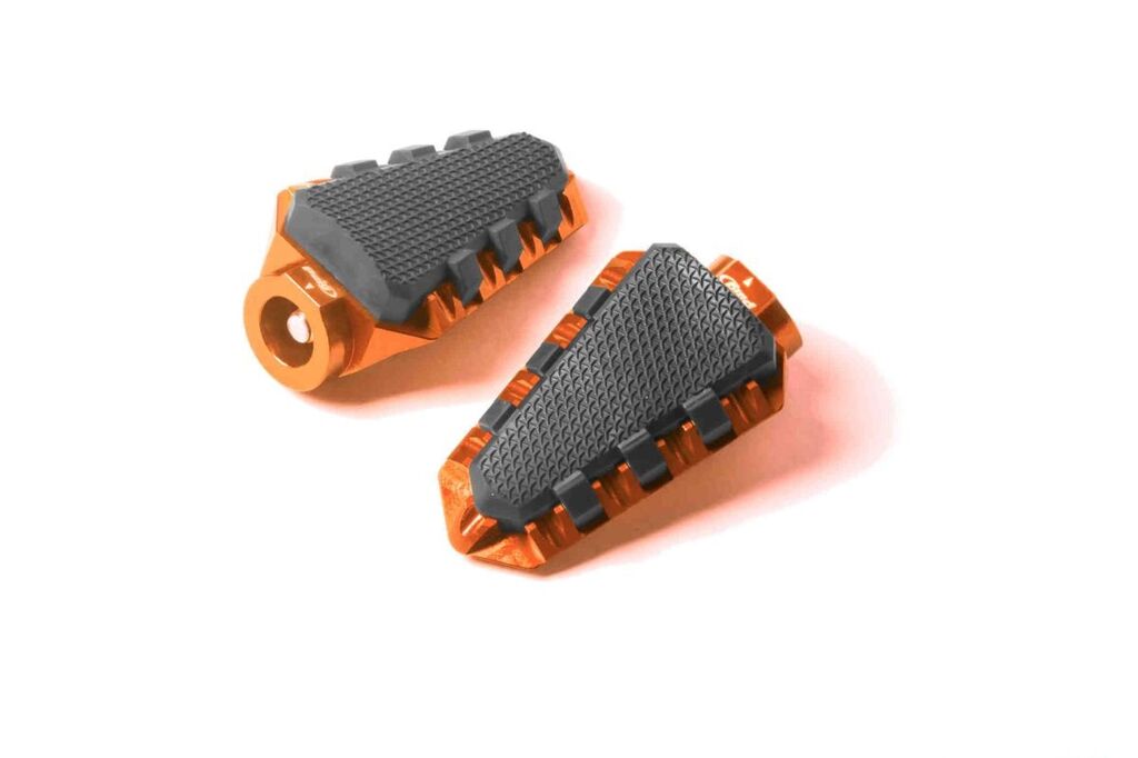 Obrázek produktu Stupačky bez adaptérů PUIG TRAIL 7319T oranžová s gumou