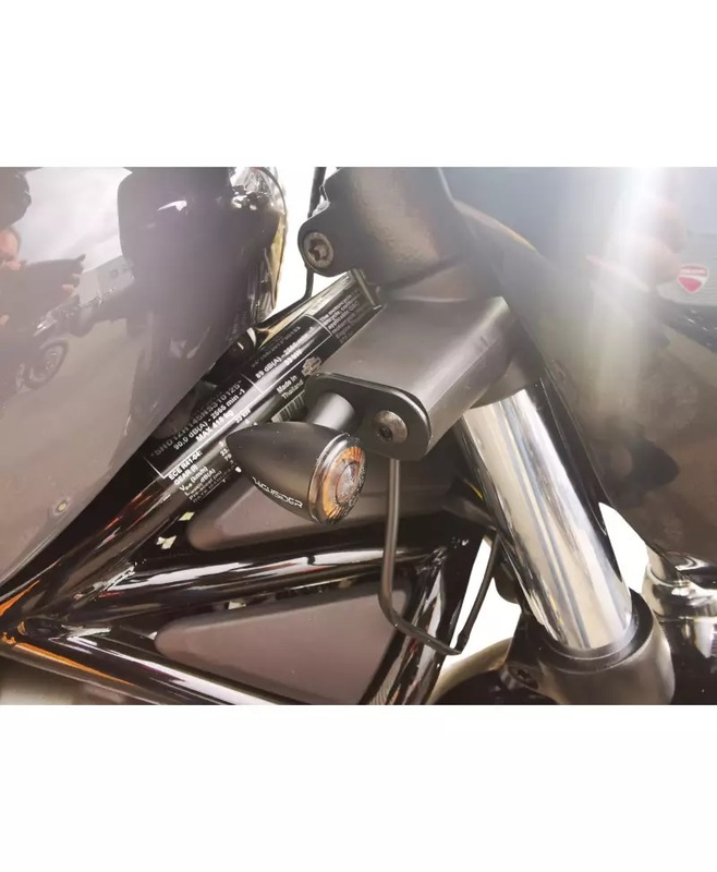 Obrázek produktu V PARTS Držák krytu předního blinkru - Harley Davidson Nightster COCHD009AV