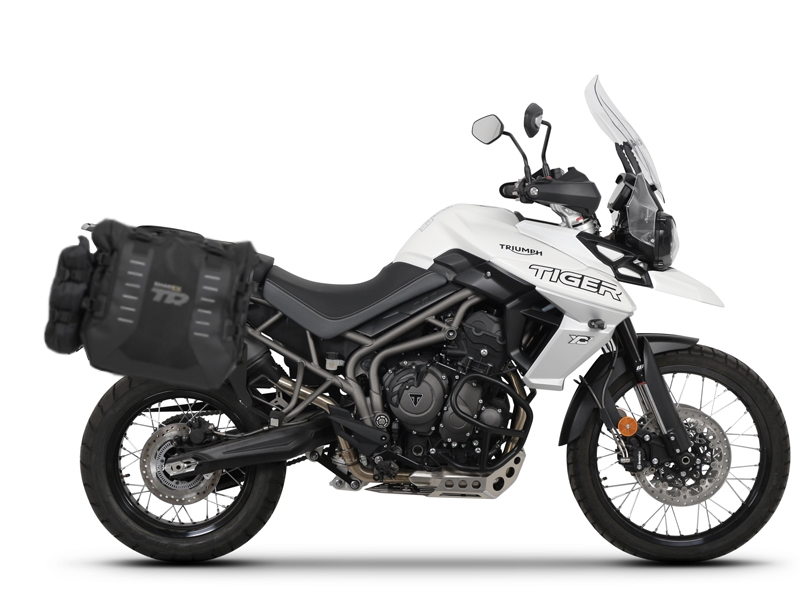 Obrázek produktu Kompletní sada bočních adventure brašen SHAD TERRA TR40 a hliníkového 55L vrchního kufru, včetně montážní sady SHAD TRIUMPH Tiger 900