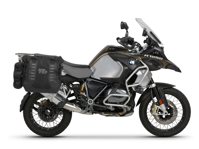 Obrázek produktu Kompletní sada bočních adventure brašen SHAD TERRA TR40 a hliníkového 55L vrchního kufru, včetně montážní sady SHAD SUZUKI DL 1000 V-Strom/ DL 1050 V-Strom